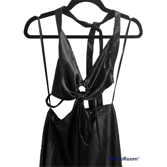 ✨Mable SATIN OPEN O-RING MINI DRESS✨ - Picture 9 of 12